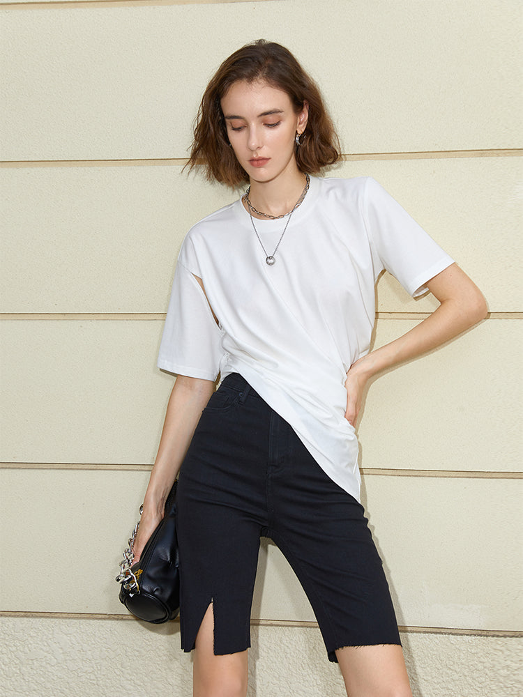 Small design sense asymmetrical pleated t-shirt women's new summer 2023 white short-sleeved shirt