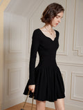 The design feeling knitting stitches the dress woman 2023 new black inner tie show thin skirt to go with anything